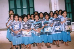 Tsunami Kinder Schulmaterial